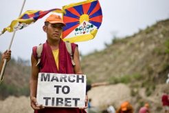 The Sun Behind the Clouds. Tibet’s Struggle for Freedom